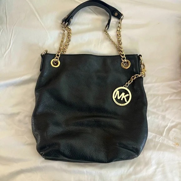 Michael Kors black handbag - Picture 1 of 1